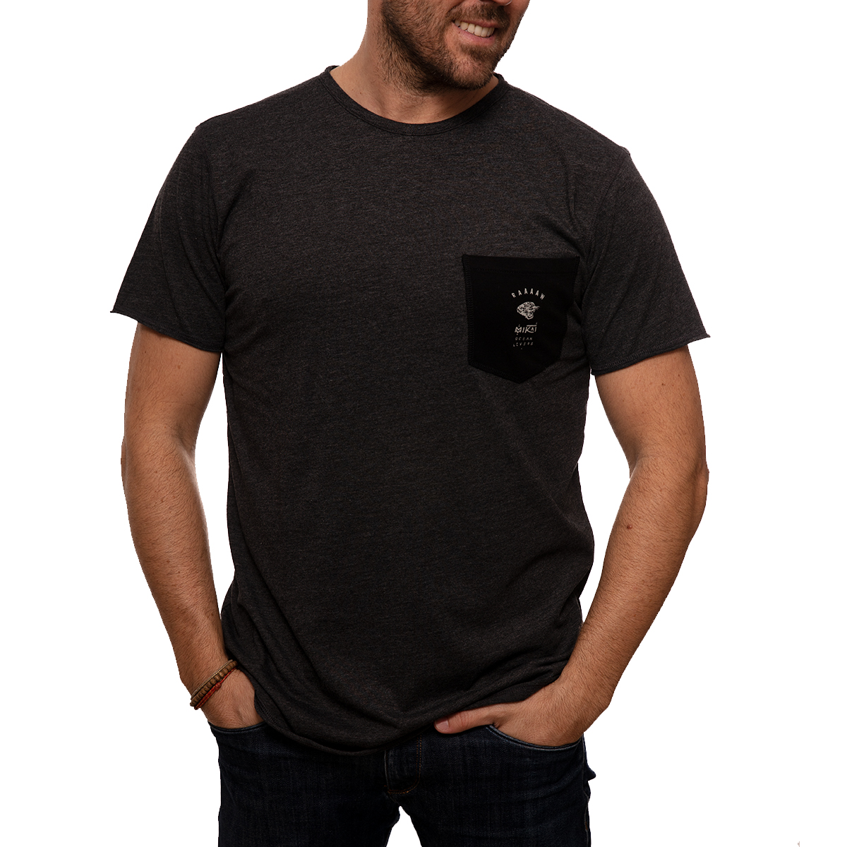 CAMISETA BOLSILLO CHICO DELANTE