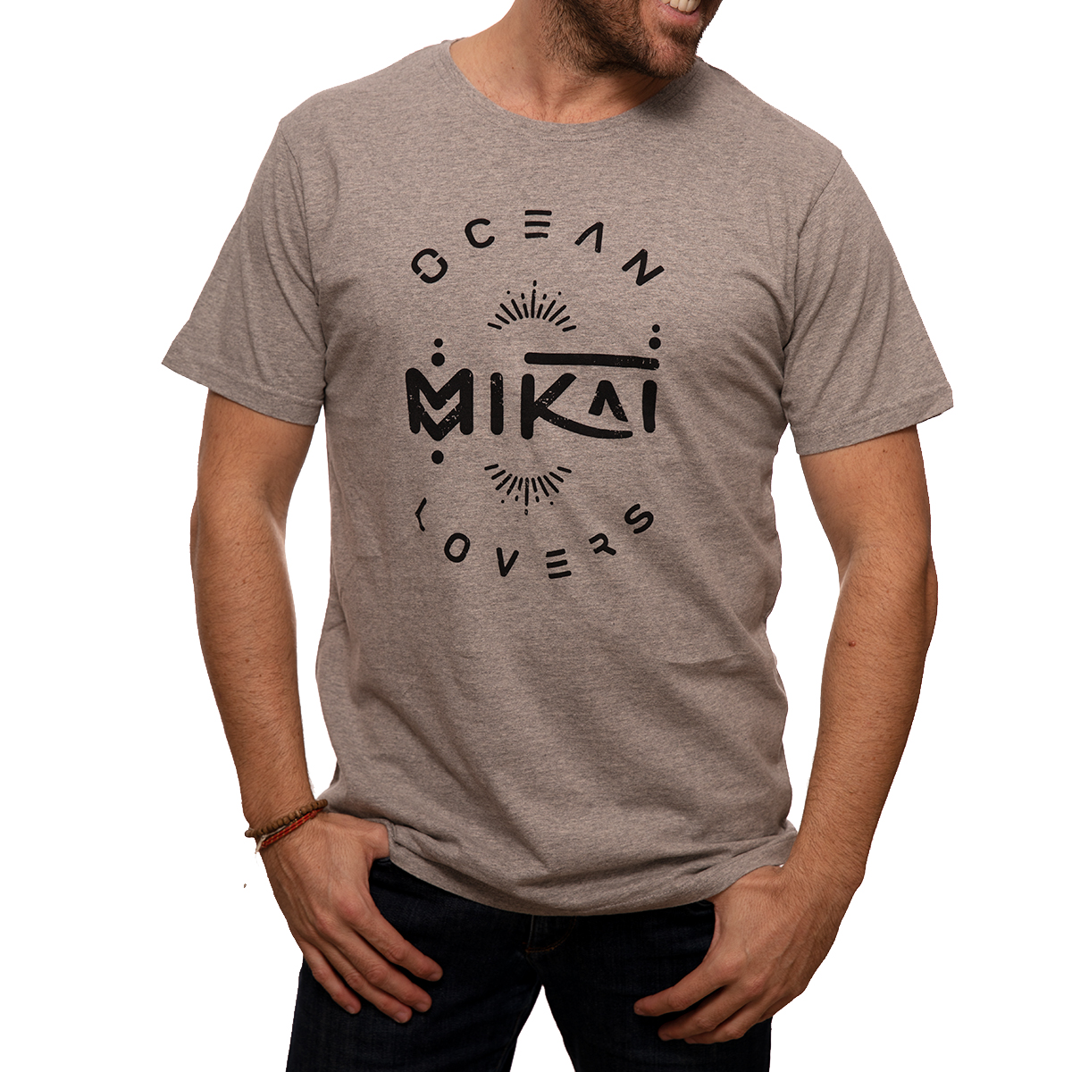 camiseta gris chico delante